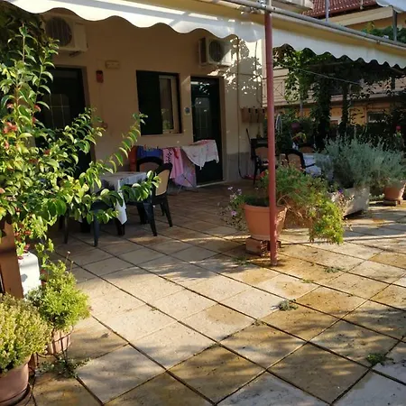 Alexia דירה Tsoukaládhes